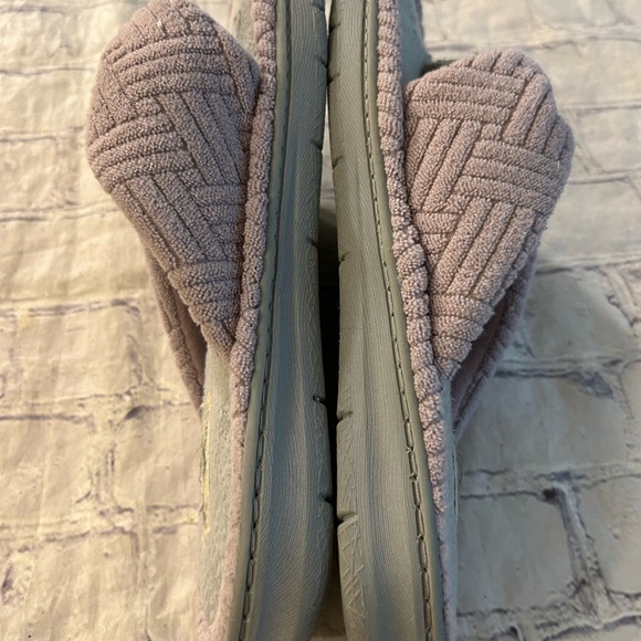 DEARFOAMS TERRYCLOTH CUSHION THONG STYLE LAVENDER SLIPPERS WOMEN’S SIZE M(7-8) - Picture 7 of 8